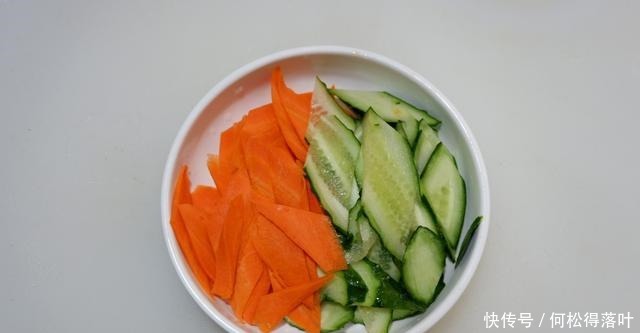 冬天,宁可少吃猪肉,也别错过这菜,营养互补,好吃还不长胖