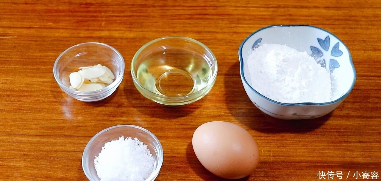不加面粉,不用黄油,不用分离蛋清,教你做鸡蛋饼干,小孩子爱吃
