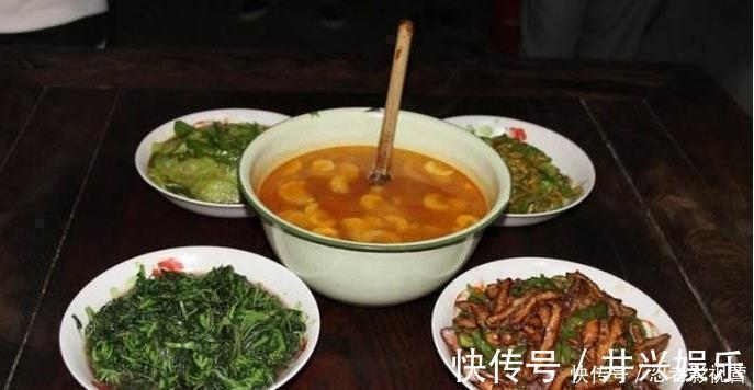 折磨式&少林寺高僧午餐曝光，看到他们伙食，网友想出家的心都有了