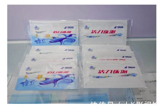 高格|活力珠海号”主题客机首航,格力地产高格健康定制口罩“冲上云霄