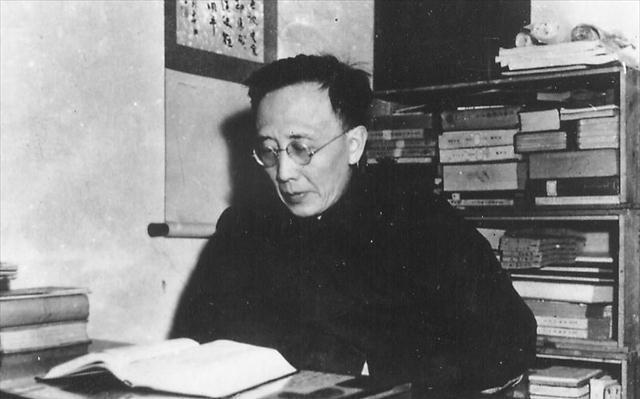 郭沫若!郭沫若与鲁迅交恶大半生,两人文笔相差多少?两首七律,高下立现