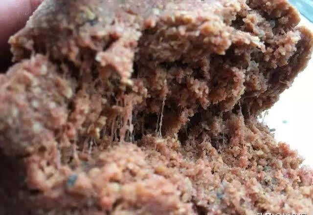 饵料一拉就散、难以成团？未必是拉丝粉少，这2点要注意