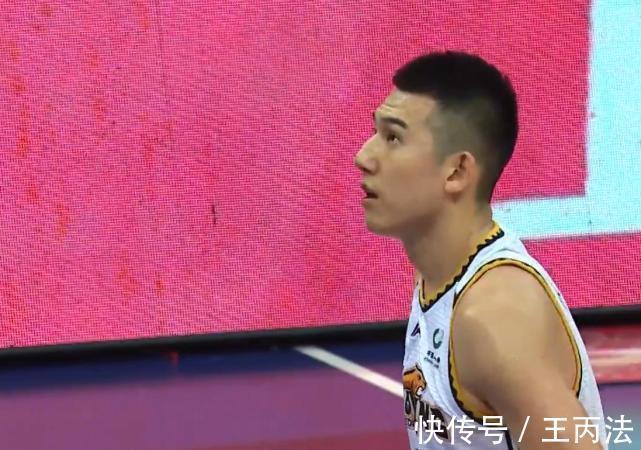 内线|7分8板！22岁小将兑现个人天赋，实力证明，他有潜力成为顶级内线