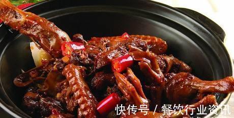 米椒|美食推荐：香辣砂锅鸭、肉末豆腐、红烧鲤鱼、卤水猪耳朵的做法
