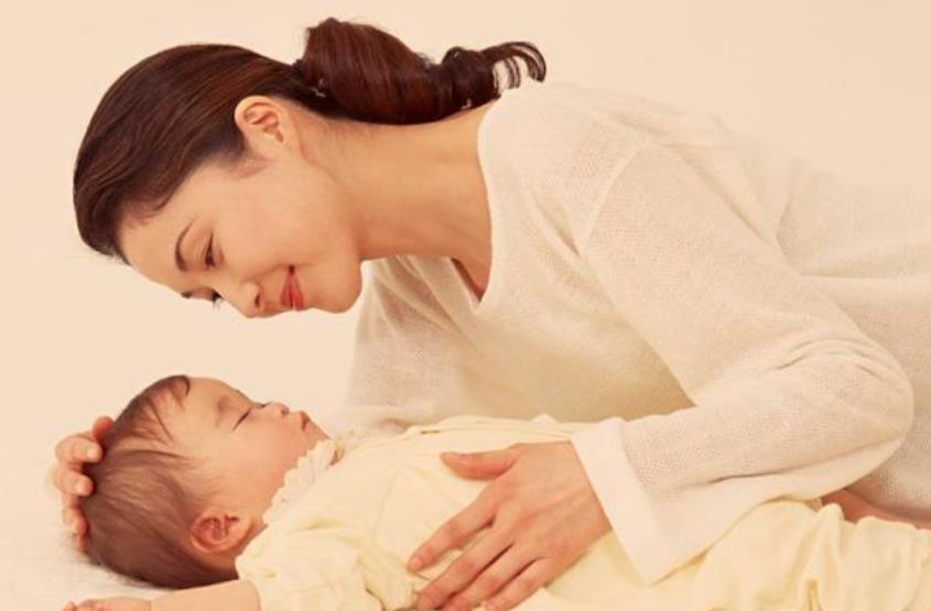 变形记|90后夫妻深山生9个娃：宝妈带孩子宝爸收入甚微，无知者无畏！