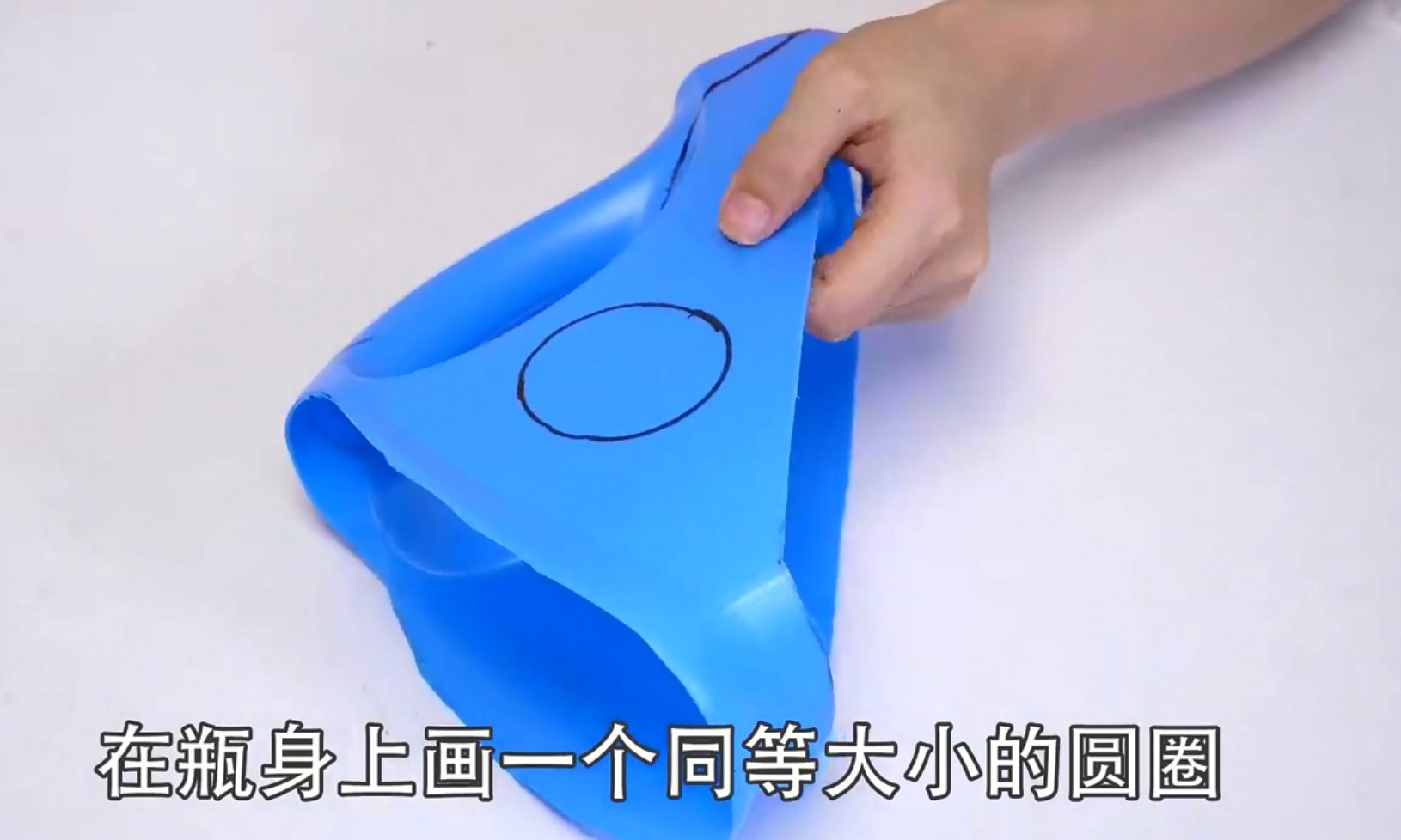 一条线|洗衣液瓶不要扔，一个瓶子简单改造成多个神器，全家人都抢着用