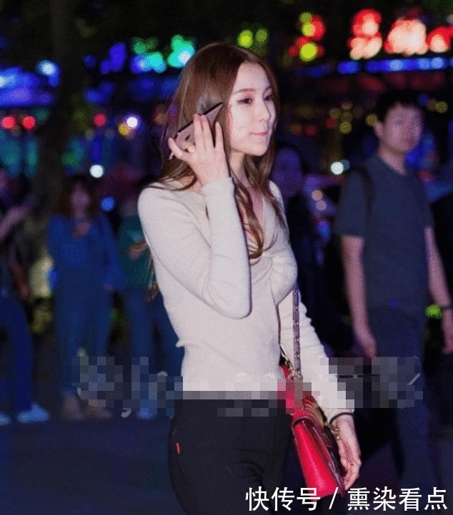 街拍: 如果街上的女人都这么美, 不会再有低头族，低头族救星