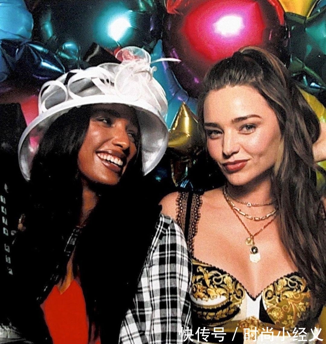 全程|米兰达可儿真胖了,穿露脐装赘肉明显,迷你裙紧绷感觉全程在憋气