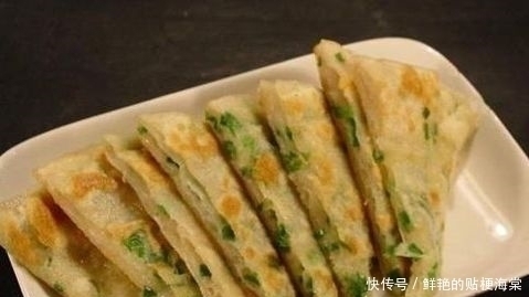  电饼铛烙饼总发硬厨师教你一招，简单又实用，面饼放凉也不变硬