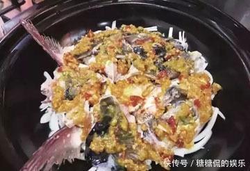 美食推荐:辣味啤酒鸭、黄椒胖鱼头、扇贝薄片配青柠啫喱制作方法