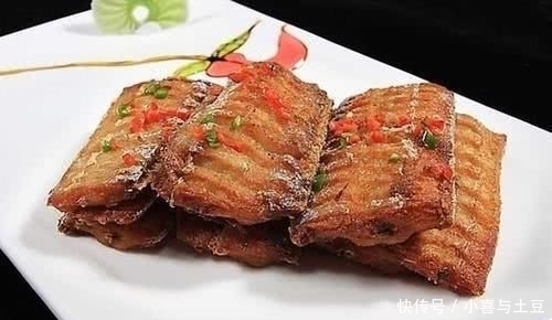带鱼别再红烧了!只需加入一个“它”,不油炸也不用蒸,孩子爱吃