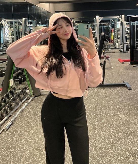 小蛮腰|拥有天使面孔、魔鬼身材的瑜伽小姐姐，堪称人间尤物啊！