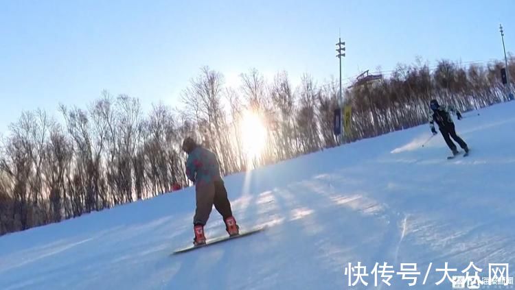 滑雪|记者调查丨冬奥带起滑雪热 室内滑雪受追捧 山东年度参与冰雪运动人数达千万