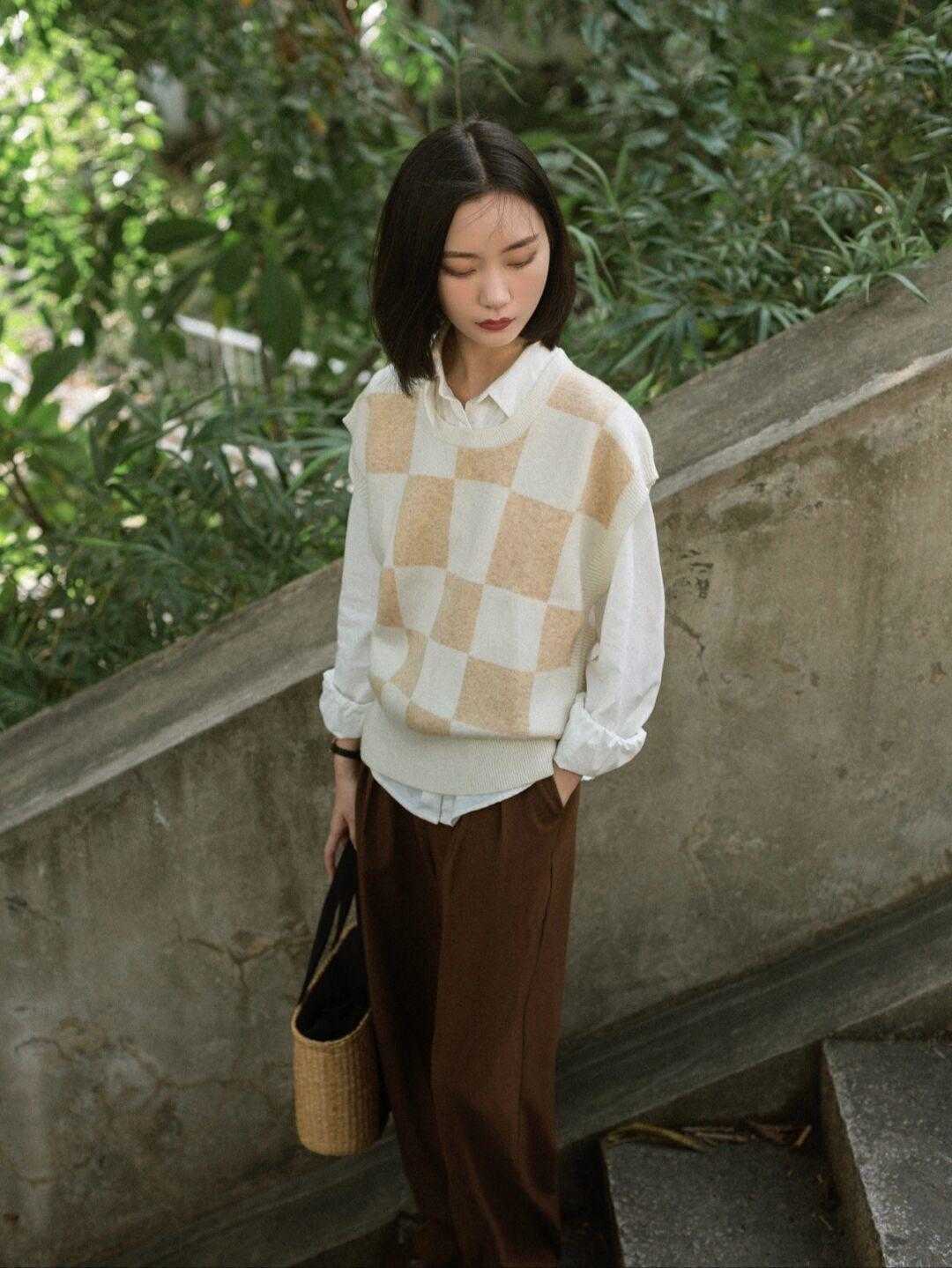 时髦精 时髦精们集合了!今年大火的棋盘格单品我给大家整理了,千万码住