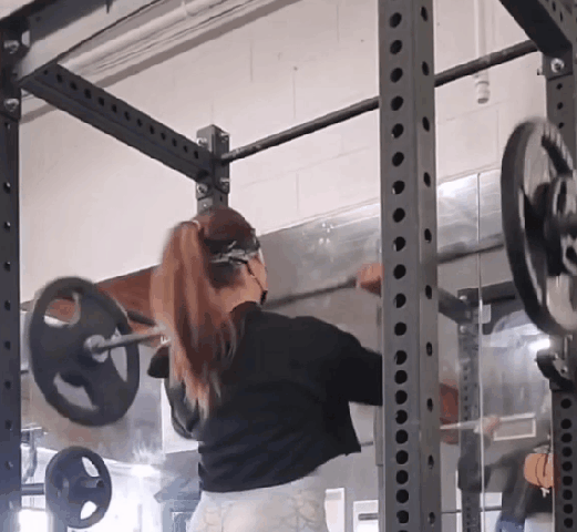 小姐姐|26岁力量举女神杰西卡，杠铃硬拉250公斤，翘臀腿粗肌肉线条明显