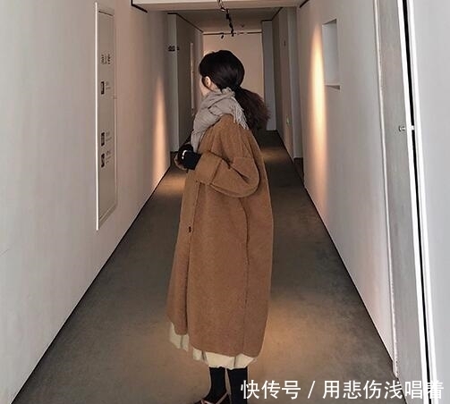 冬季新款宽松毛呢外|大年初一怎么穿?建议大家:毛呢大衣+烟管裤+短靴,人人买得起