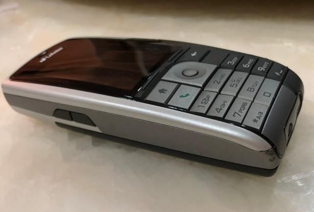 二手|罕见的“龙虾”手机，HTC代工生产，二手都值一千块