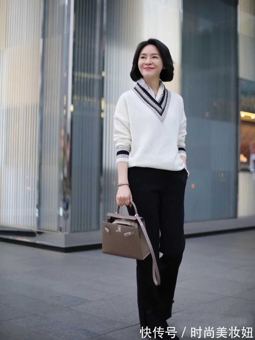 搭配 女人50岁后毛衣别瞎穿,遵从这4个小技巧,想不优雅减龄都难