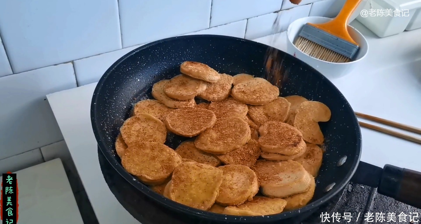 老陈美食：教你素鸡做出烧烤味，香辣入味超好吃，孩子们的最爱