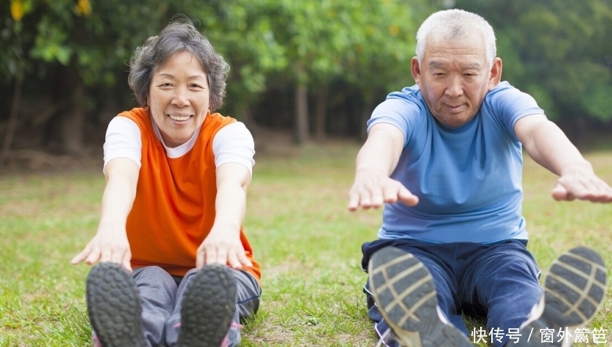 血脂异常|甘油三酯难以降不下来?医生:4种食物劝你少吃,血脂或能下降了