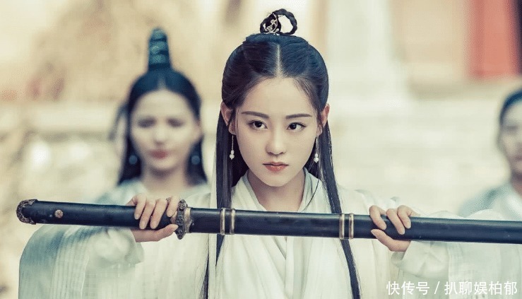 郭靖战死时,耶律齐哪去了?金庸借周芷若解释过,答案很残酷