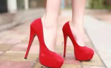 让女生穿高跟鞋不累的方法!错过一定后悔!