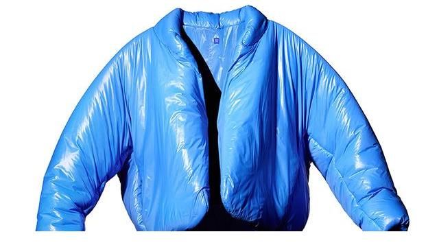 west|Kanye West 穿 NIKE 引来争议，其实他身上那件“YZY”才是主角