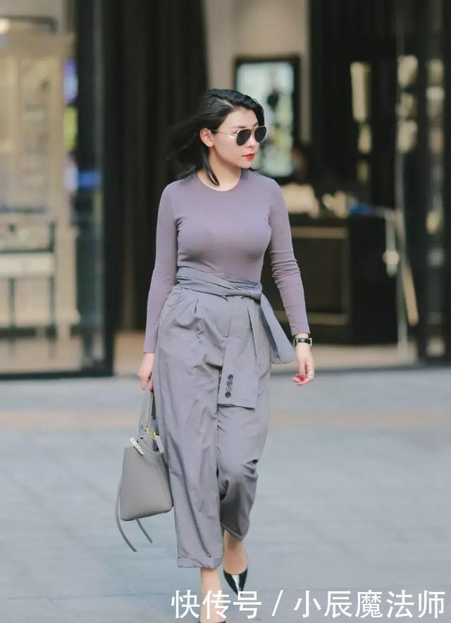 自信的美女,穿什么都是美丽十足,光鲜照人