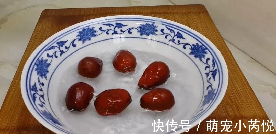 蛋糕|1碗大米,2个苹果,锅里蒸一下,做出创意小发糕,比蛋糕好吃几十倍