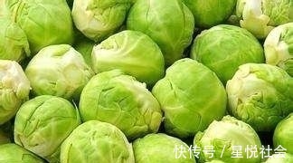 包菜|女性不想皱纹爬上脸，常吃3种食物，滋养卵巢，延缓衰老，显年轻