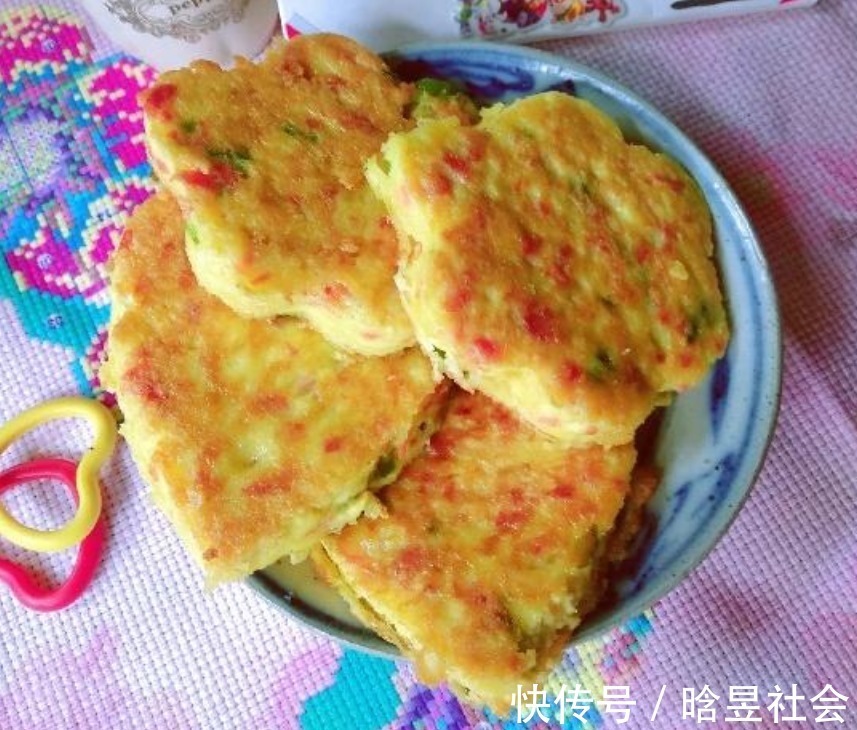 豆腐和鸡蛋放在一起，可以这么好吃，香喷喷的，上桌就被抢吃光！