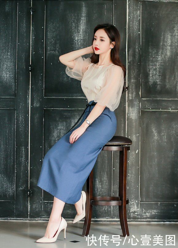 清凉衫|女神孙允珠高清时尚搭配：花哨奶油金粉微波叠层清凉衫