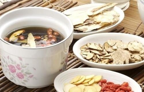 靈芝煲湯要配什么材料？