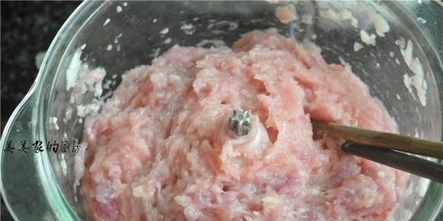 馄饨汤这么调，简单好味道，几种调料，开水一冲，比骨头汤还鲜