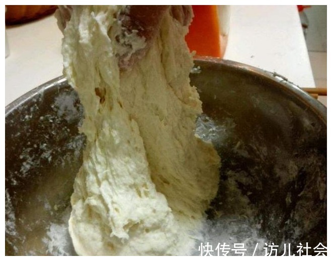 香酥|葱油饼最好吃的做法，只需3步，香酥脆爽又美味，凉了也不会硬