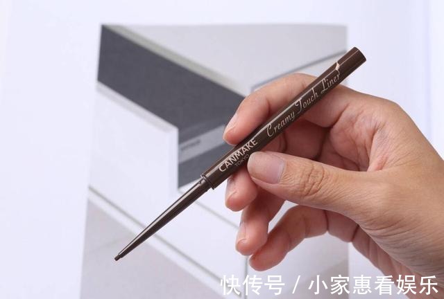 c眼线画对,眼睛放大2倍!营造简洁不浮夸低妆感