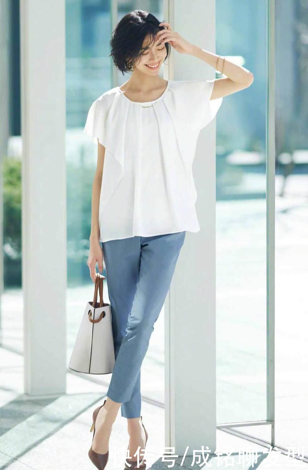 白色t恤|把“基础款”搭配出高级感，只需选对这几类单品，时尚百搭又减龄