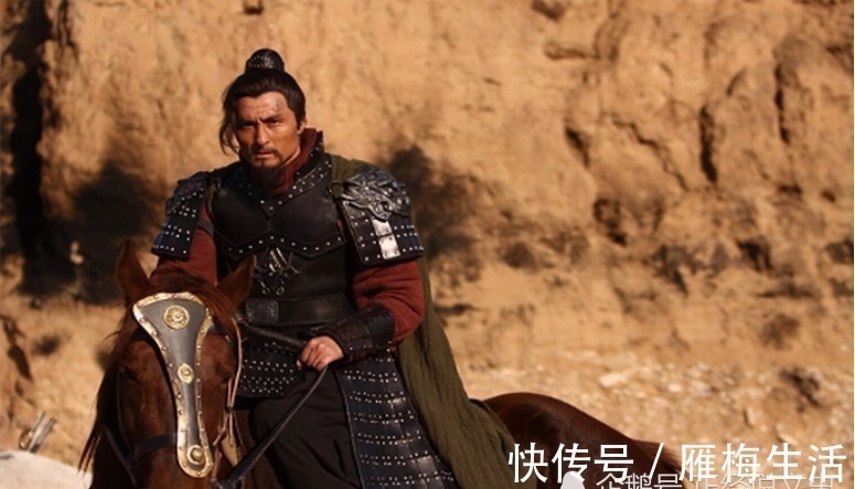 呼延灼!鲁智深步战单挑林冲,谁更厉害,呼延灼发现规律,杨志得出论断