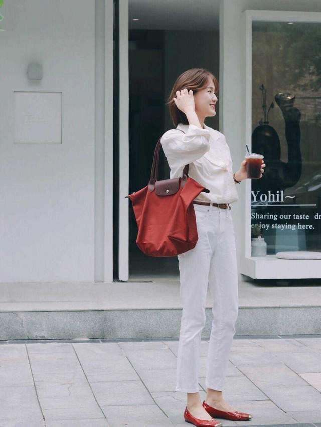 搭配|裤子最不挑年龄了!不光百搭还能提升气质感,简约高级谁能不爱?