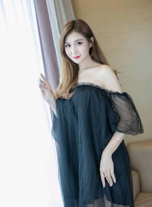 女神|锁骨控的最爱，连衣裙尽情，展现女神的美！