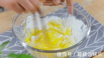 1根山药2个鸡蛋，加点它蒸一蒸，蛋糕一样松软！还能消食健脾