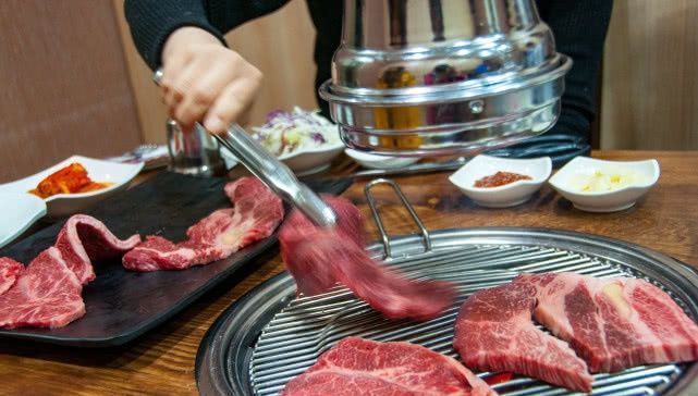 在韩国吃过的最过瘾一次“烤牛肉”,份量大,想起来就流口水
