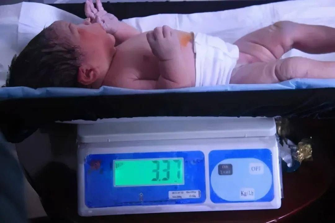 家长|为什么刚出生的孩子要报“几斤几两”?医院不会告知,家长须知道