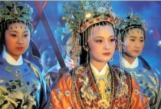 贵妃|元春为何从女官升为贤德妃、贵妃?她得罪了谁?被弓弦勒死的证据