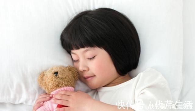 妈妈|妈妈回家后找不到睡衣,刚想教训女儿,掀开被子一瞬间,太心酸了