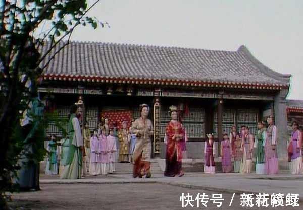 薛蟠!黛玉进贾府,和宝钗进贾府,有什么区别?不止迎接不迎接这么简单