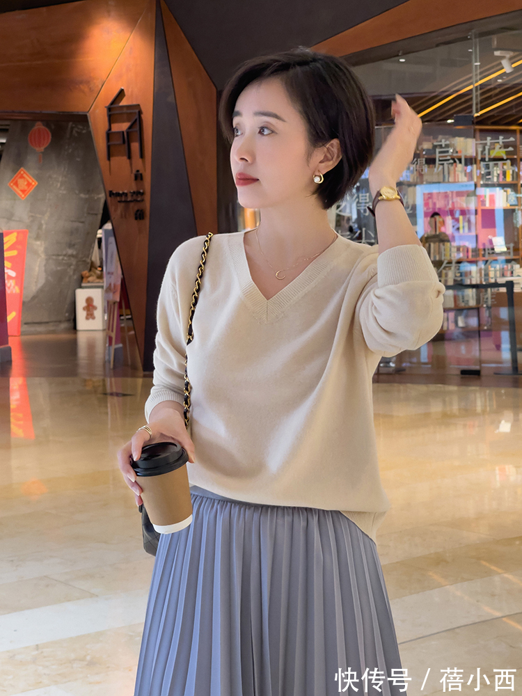 针织衫 “优雅感”针织衫搭配长啥样?价格不一定贵,选款和搭配才是关键