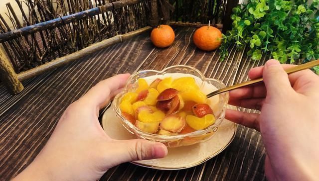 砂糖|咳嗽总不好90岁老奶奶用3种食材一起煮,润肺止咳,全家不咳嗽