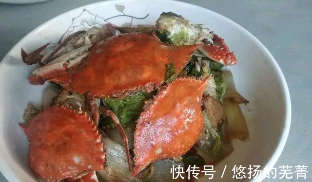 鲜甜|立秋后，梭子蟹跟这菜是绝配，简单一炖特别鲜，大人孩子都爱吃！