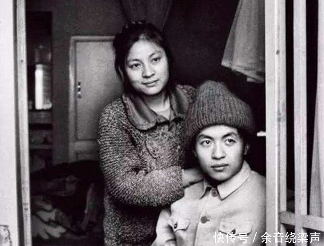 不起|顾城与儿子“争夺”的爱:谢烨给儿子买玩具,他会生气的坐地不起